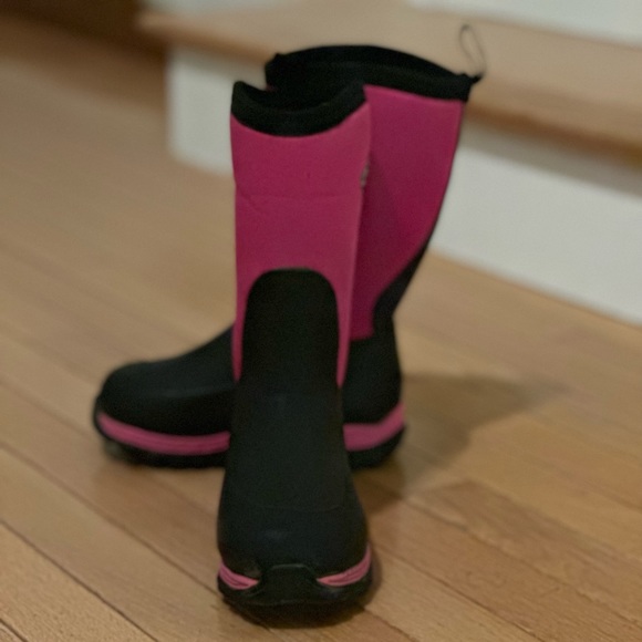 COPY - Kids Pink Muck Boots - Picture 3 of 6